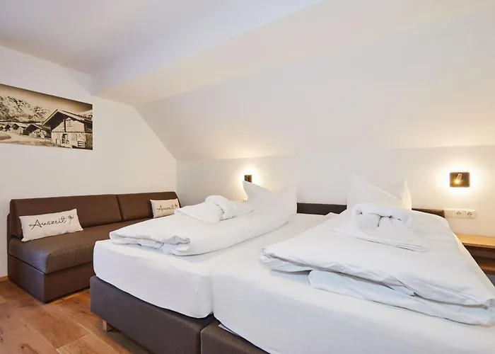Hotel Ulrichshoegl 3*