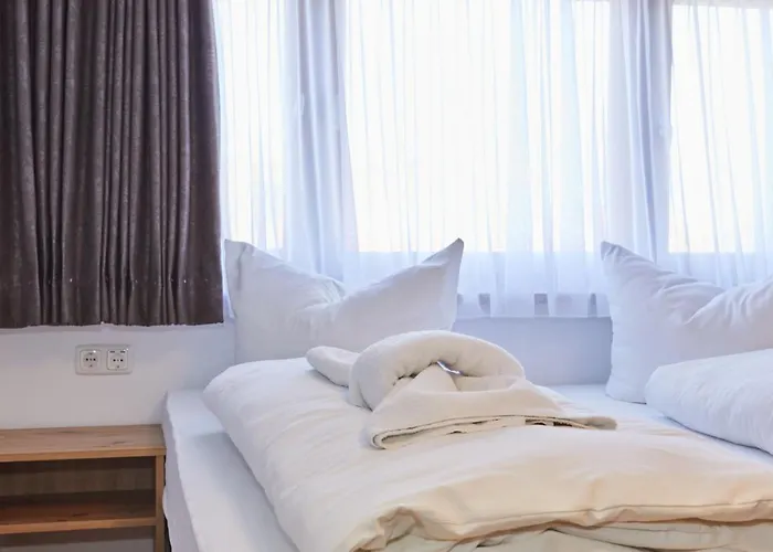Hotel Ulrichshoegl 3*